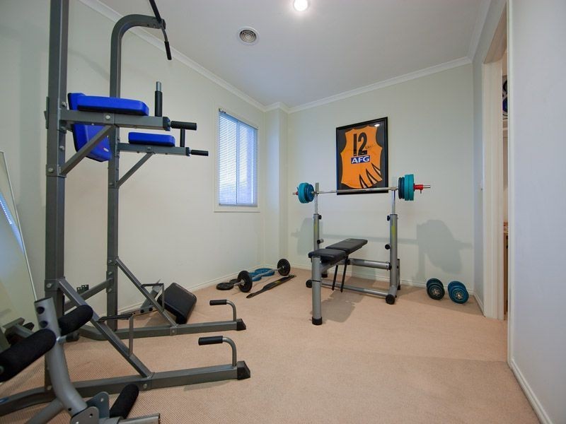 10/18 Tulloch Grove, Glen Waverley VIC 3150