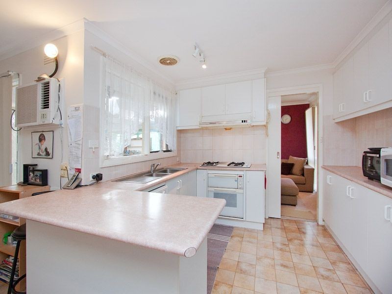 19 Joyce Ave, Glen Waverley VIC 3150