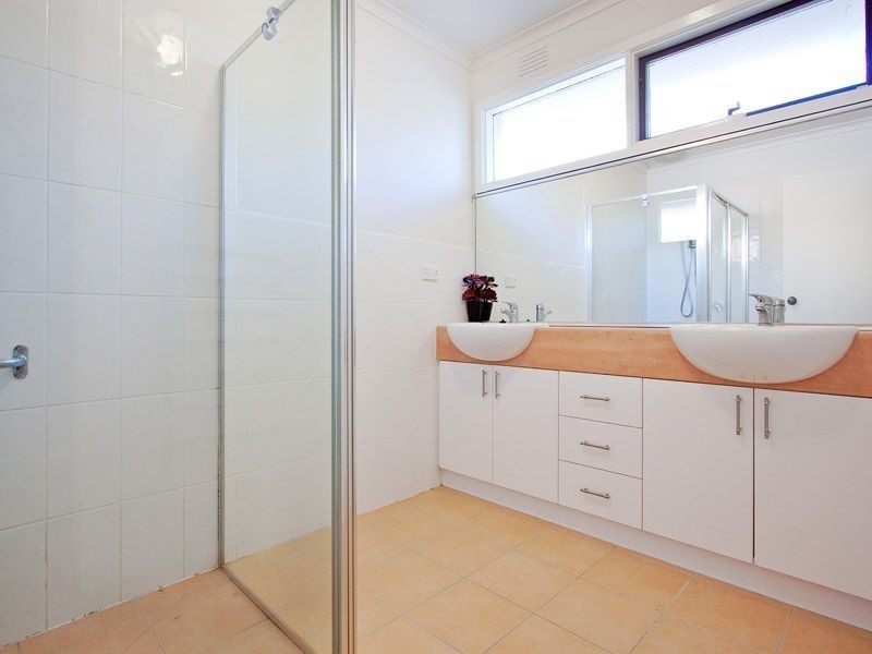 19 Joyce Ave, Glen Waverley VIC 3150