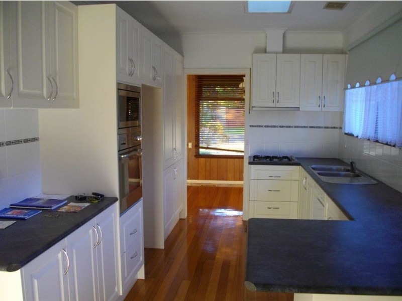 18 Cooper Avenue, Glen Waverley VIC 3150