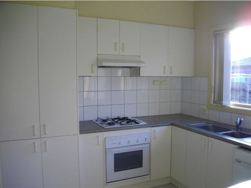 18 The Quadrangle, Glen Waverley VIC 3150