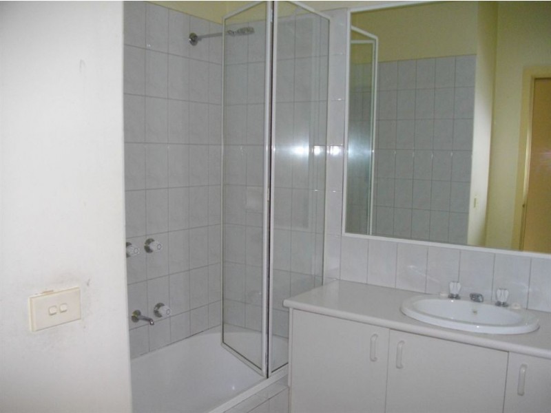 18 The Quadrangle, Glen Waverley VIC 3150