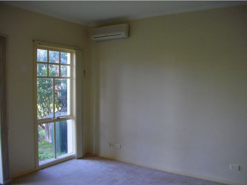 18 The Quadrangle, Glen Waverley VIC 3150