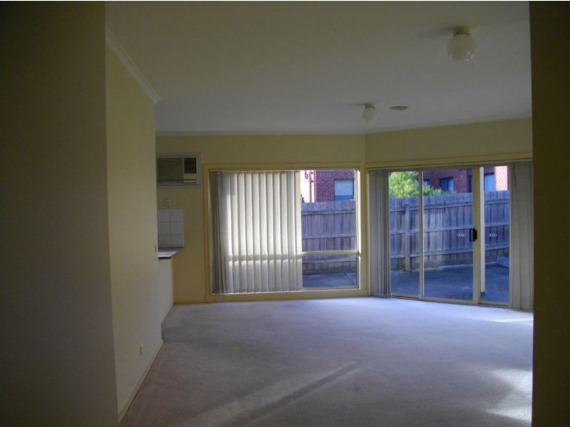 18 The Quadrangle, Glen Waverley VIC 3150