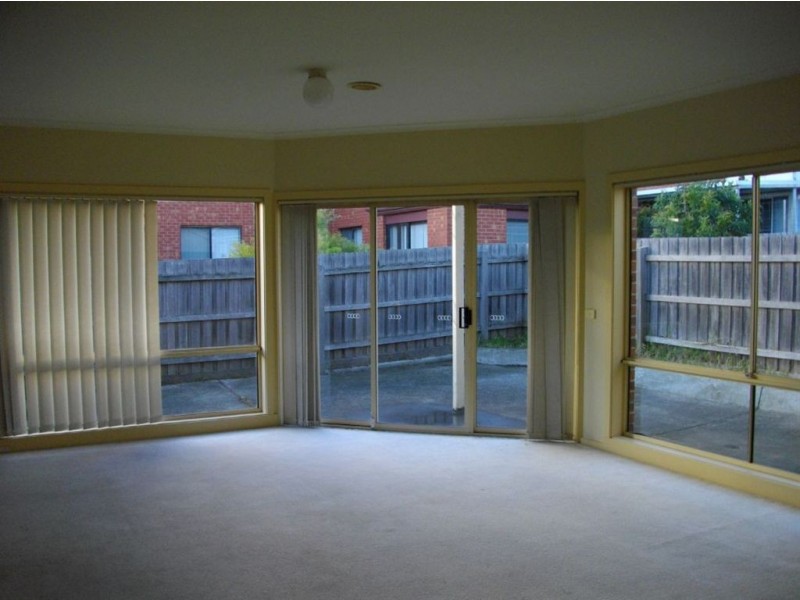 18 The Quadrangle, Glen Waverley VIC 3150