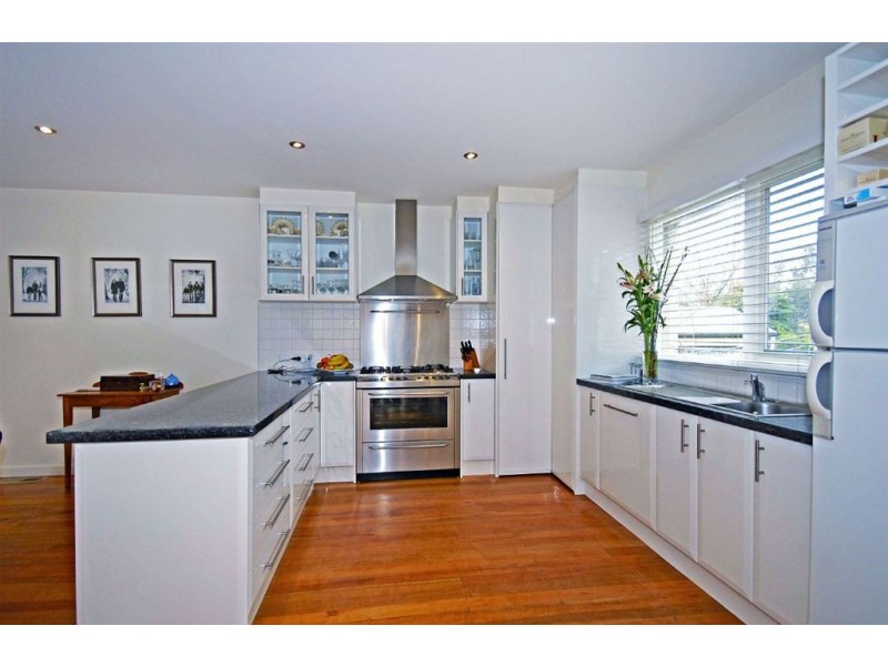 37 Paxton Drive, Glen Waverley VIC 3150