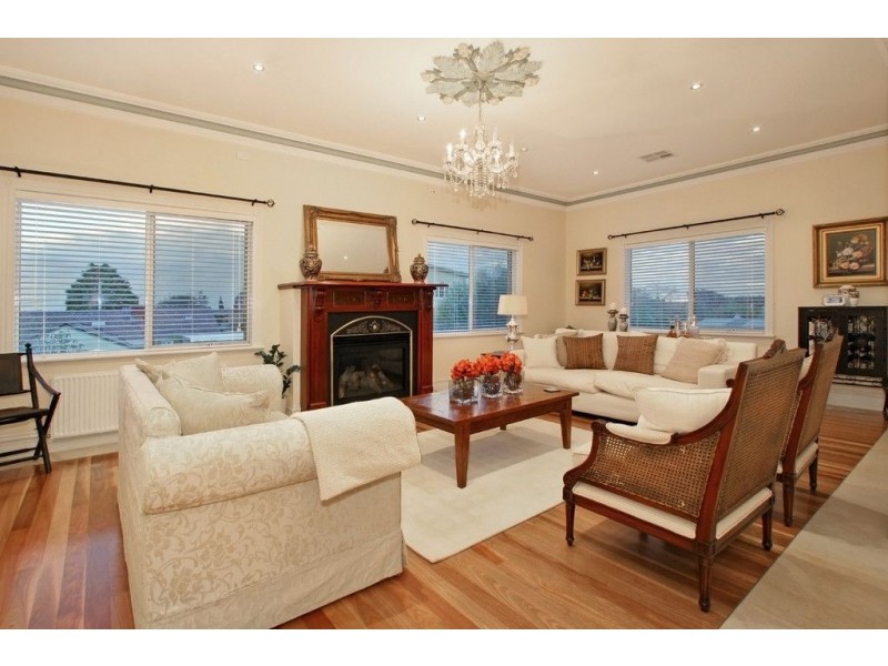 17 Viewbank Road, Mount Waverley VIC 3149