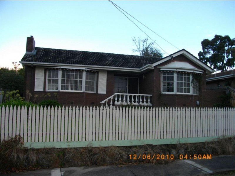 12 Golden Grove, Glen Waverley VIC 3150