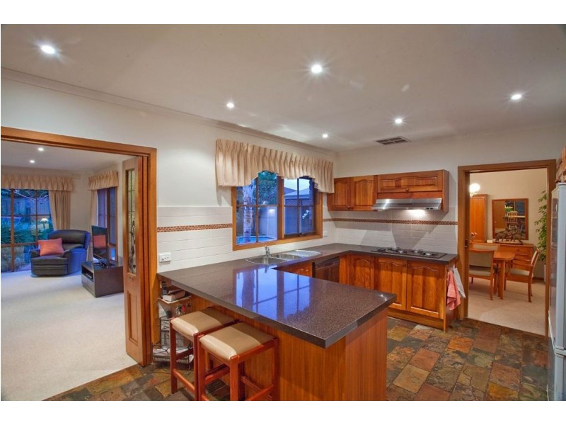 43 Atheldene Drive, Glen Waverley VIC 3150