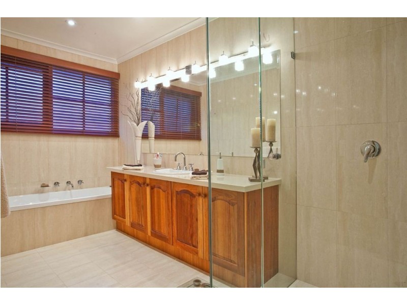 43 Atheldene Drive, Glen Waverley VIC 3150