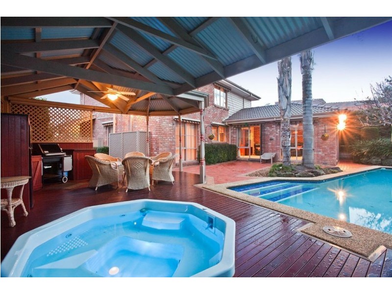 43 Atheldene Drive, Glen Waverley VIC 3150