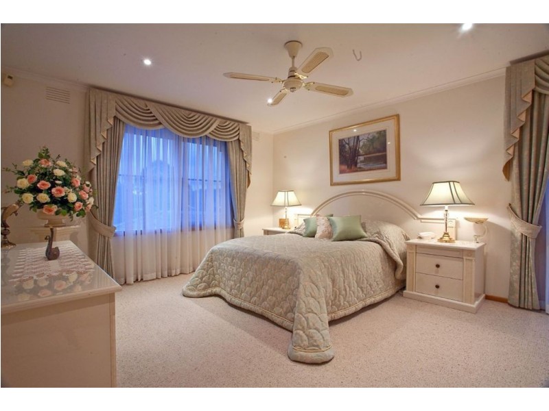 43 Atheldene Drive, Glen Waverley VIC 3150