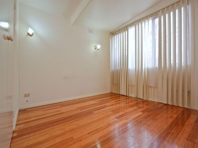 30 Lincoln Avenue, Glen Waverley VIC 3150