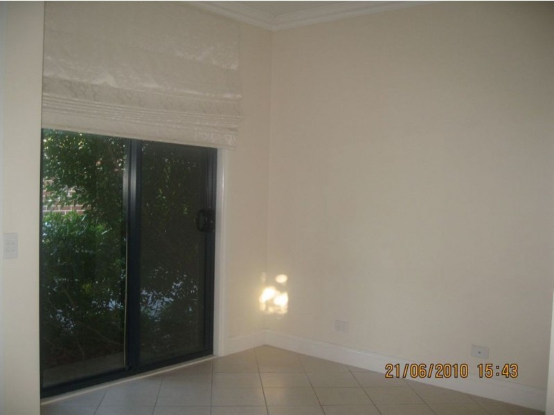 2/27 Glen Court, Glen Waverley VIC 3150