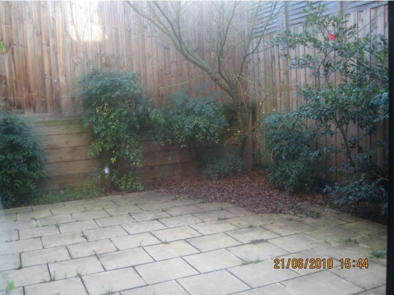 2/27 Glen Court, Glen Waverley VIC 3150