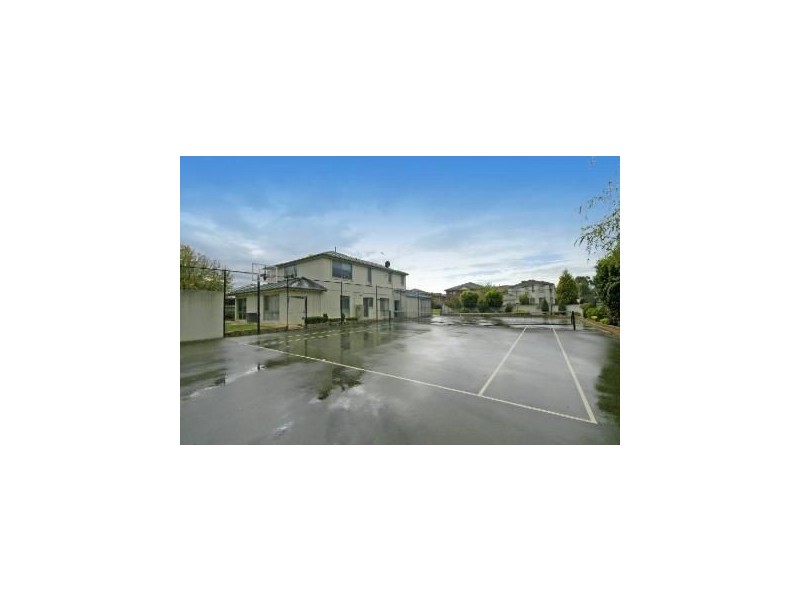 2 Latham Court, Glen Waverley VIC 3150