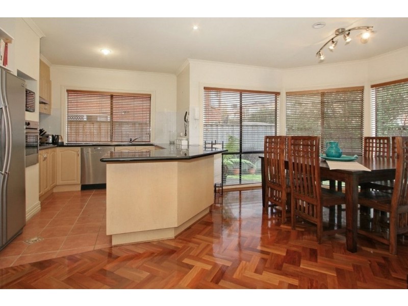 18 The Grove, Glen Waverley VIC 3150
