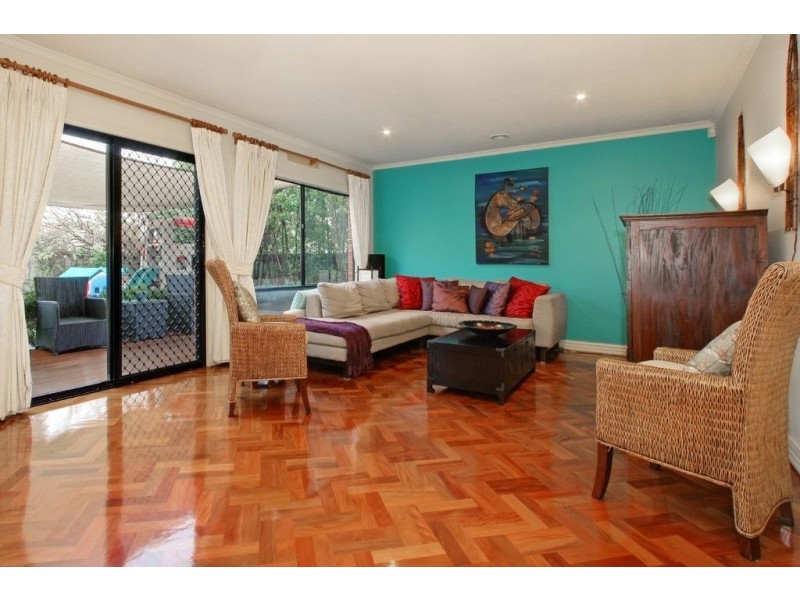 18 The Grove, Glen Waverley VIC 3150