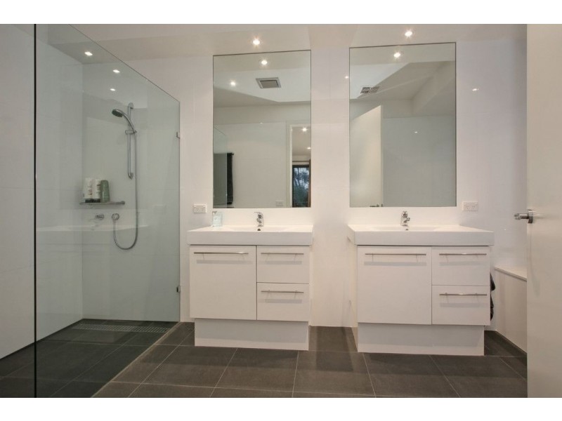 70 Cypress Avenue, Glen Waverley VIC 3150