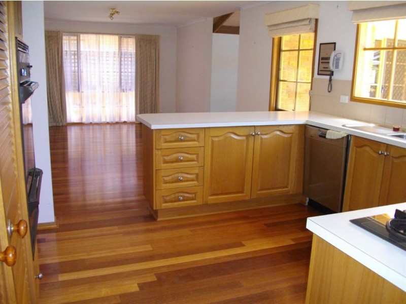 9 Sheraton Close, Burwood East VIC 3151