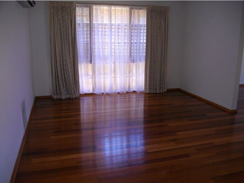 9 Sheraton Close, Burwood East VIC 3151