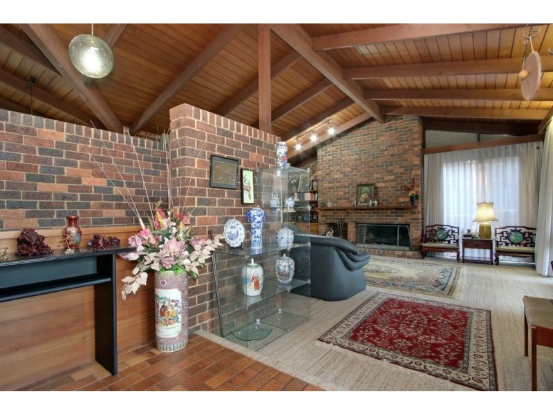 17 Belinda Crescent, Wheelers Hill VIC 3150