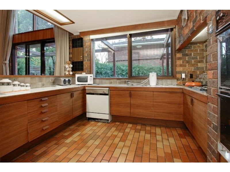 17 Belinda Crescent, Wheelers Hill VIC 3150