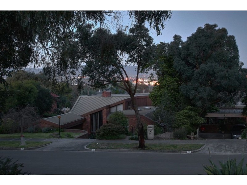 17 Belinda Crescent, Wheelers Hill VIC 3150