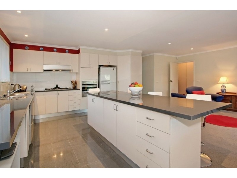 30 Ninevah Crescent, Wheelers Hill VIC 3150
