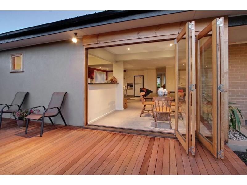 30 Ninevah Crescent, Wheelers Hill VIC 3150