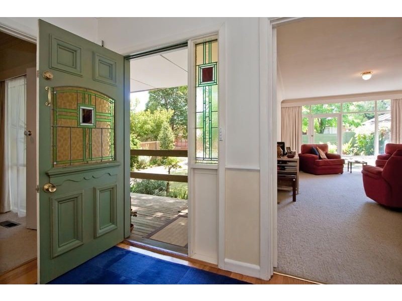 16 Roberts Street, Glen Waverley VIC 3150