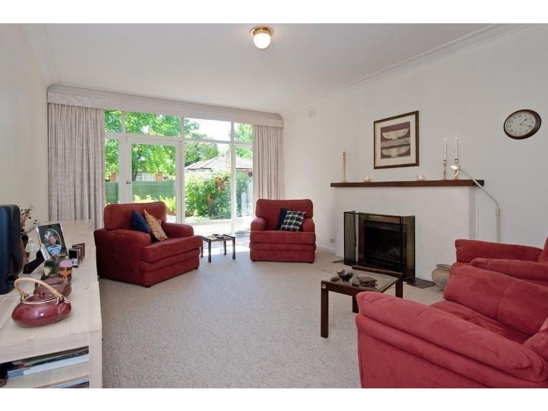 16 Roberts Street, Glen Waverley VIC 3150