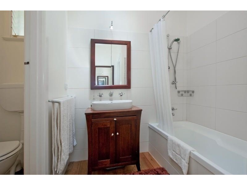 16 Roberts Street, Glen Waverley VIC 3150