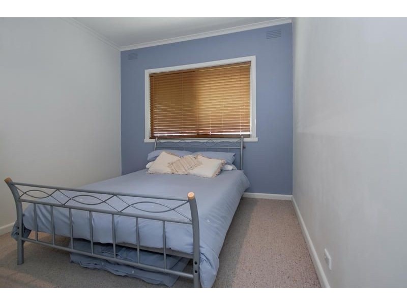 16 Roberts Street, Glen Waverley VIC 3150