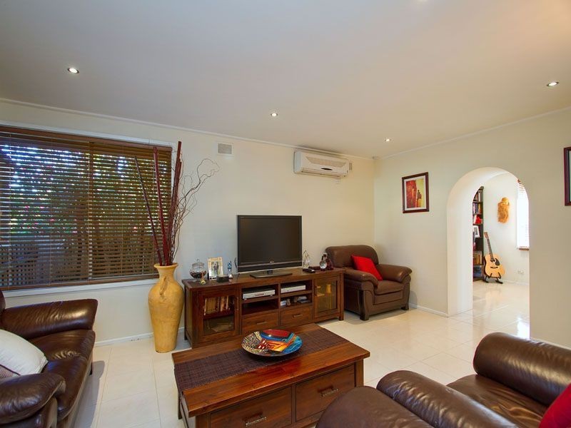 1 Glamis Court, Glen Waverley VIC 3150