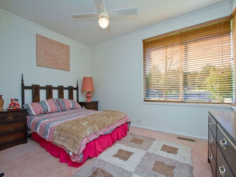 1 Glamis Court, Glen Waverley VIC 3150