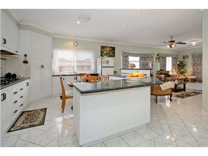 4 Fiona Court, Glen Waverley VIC 3150