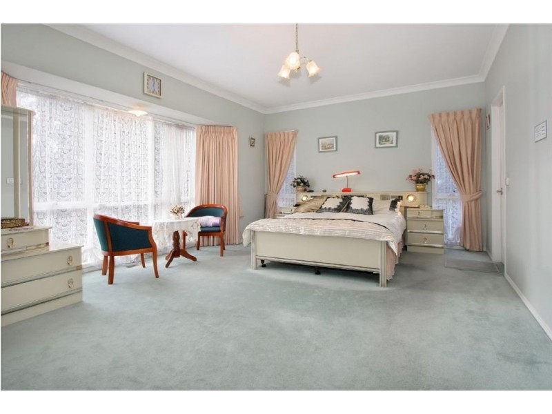 4 Fiona Court, Glen Waverley VIC 3150