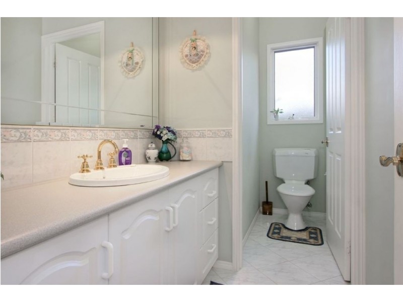 4 Fiona Court, Glen Waverley VIC 3150