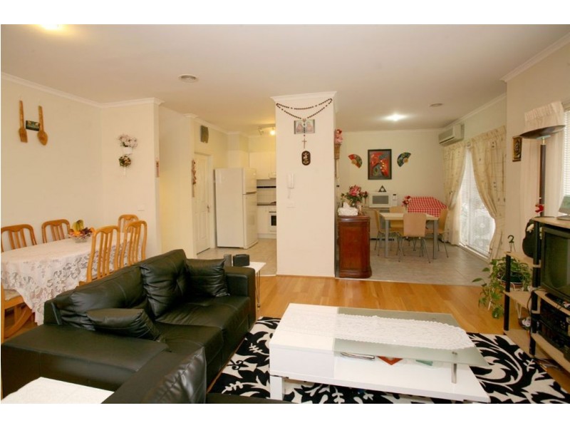 13/18 Tulloch Grove, Glen Waverley VIC 3150