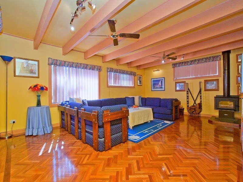 3 Redhill Avenue, Burwood East VIC 3151