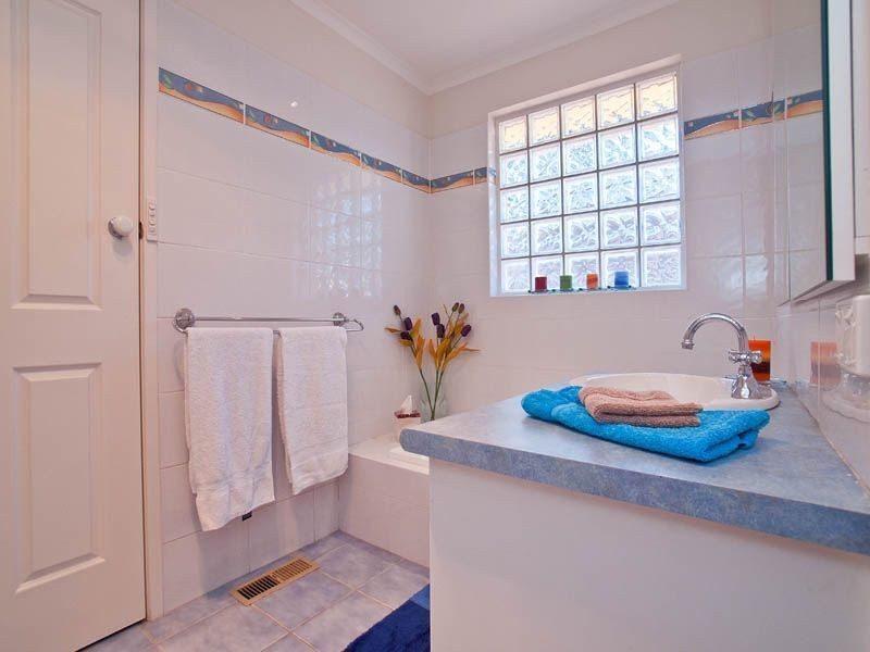 3 Redhill Avenue, Burwood East VIC 3151