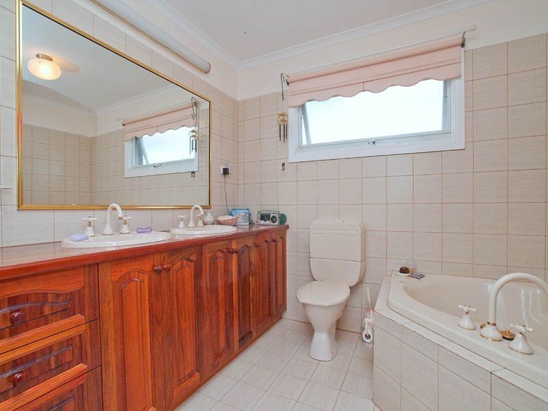 3 Eriden Close, Glen Waverley VIC 3150