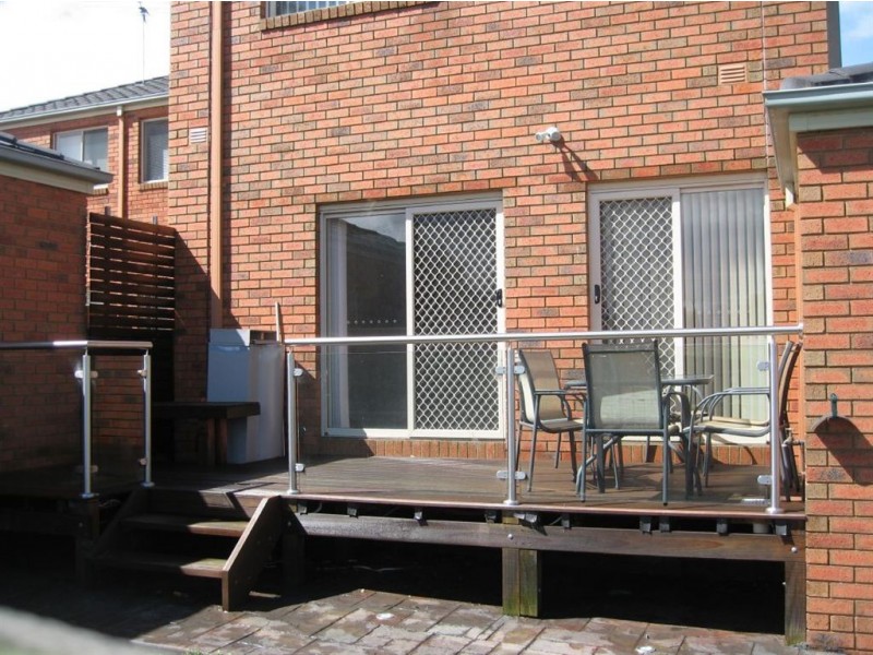 1 St Laurent Rise, Knoxfield VIC 3180