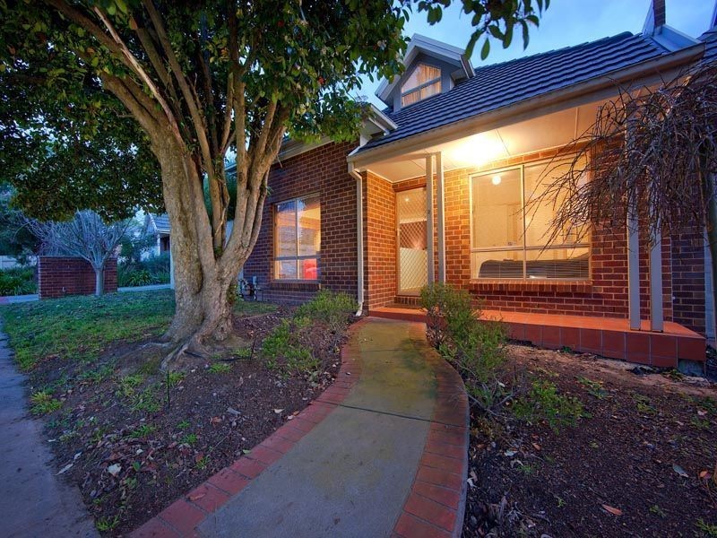 2/2 Harris Crescent, Glen Waverley VIC 3150