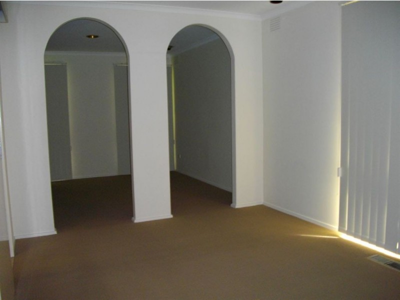 877 Waverley Road, Glen Waverley VIC 3150