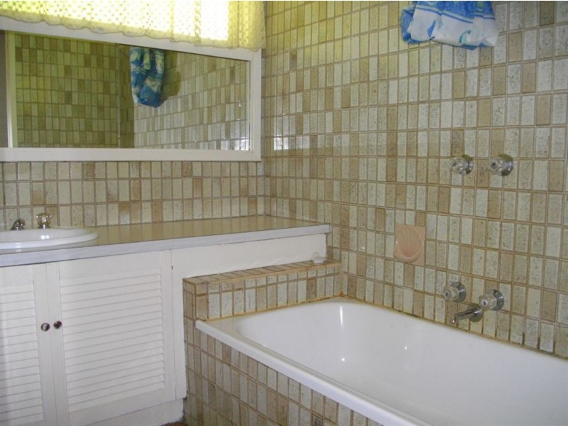 877 Waverley Road, Glen Waverley VIC 3150