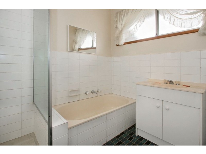 2/30 Sampson Drive, Mount Waverley VIC 3149