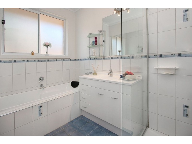 13 The Outlook, Glen Waverley VIC 3150