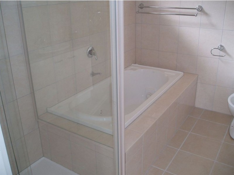 2/24 Tobias Avenue, Glen Waverley VIC 3150